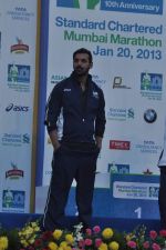 John Abraham at Standard Chartered Mumbai Marathon in Mumbai on 19th Jan 2013 (51).JPG